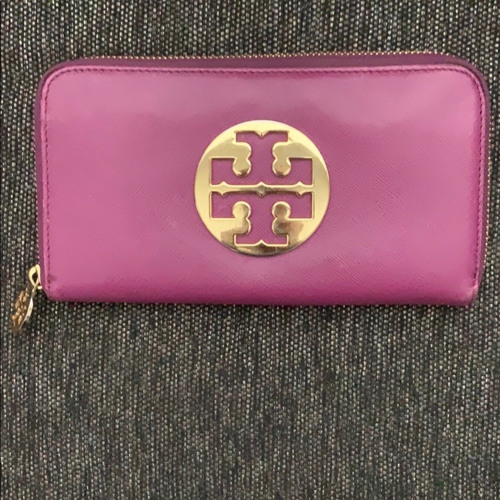 Fuschia color leather Tory Burch zip wallet